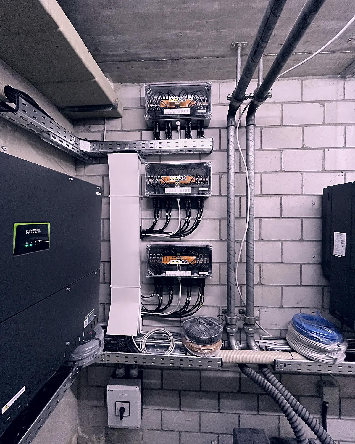 Elektrische Verteilung und Anschluss einer Photovoltaikanlage